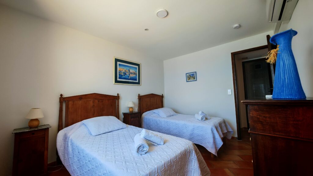 CHAMBRE 5
